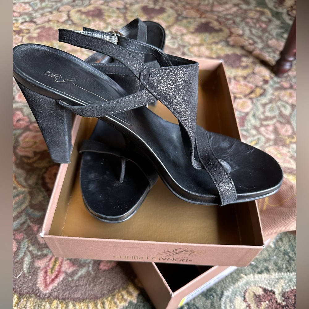 Made in Italy. Donald J Pliner brand heeled sandal.